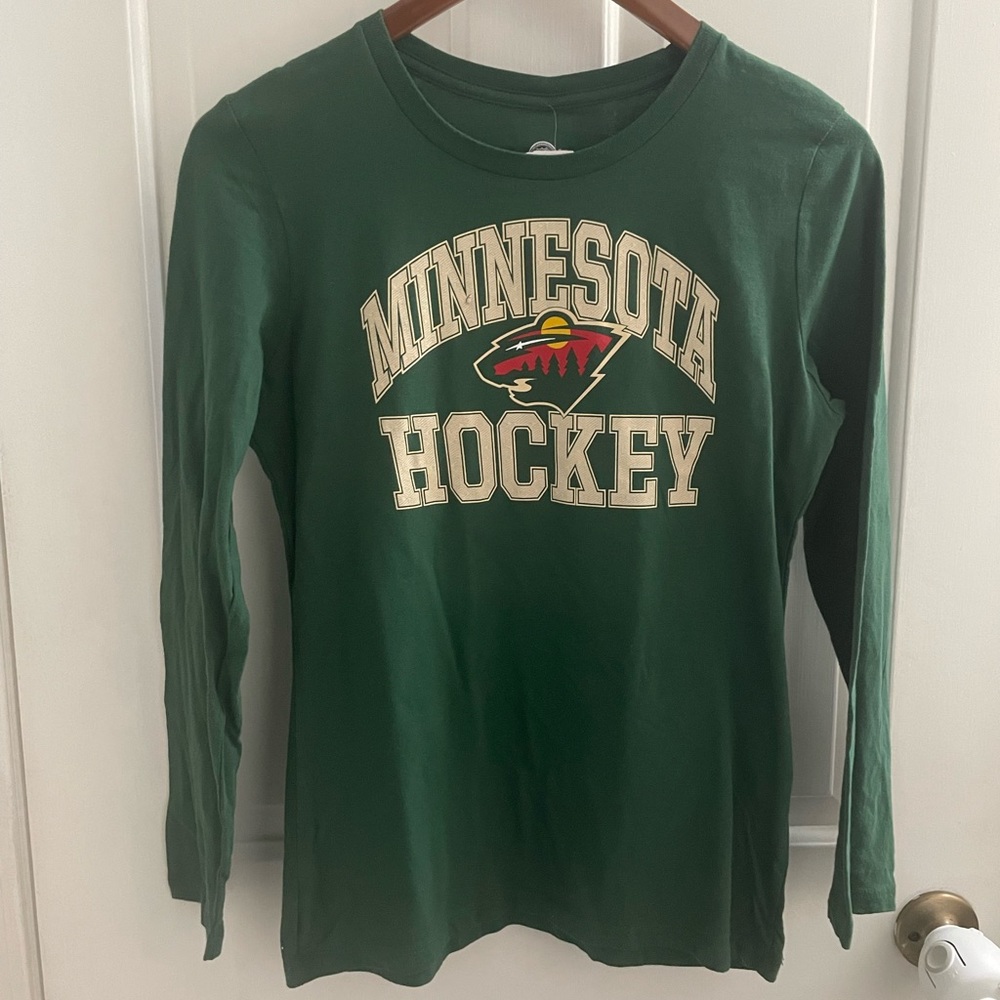 NWT NHL Women’s Minnesota Hockey long sleeve shirt, size small, with flaw